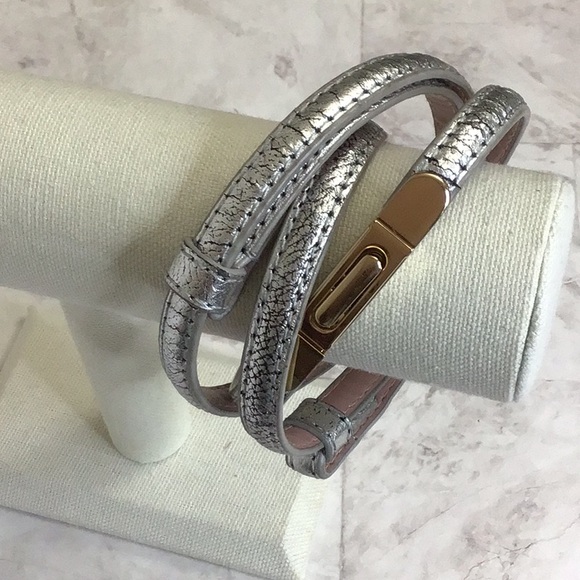 Silver metallic skinny adjustable belt - Picture 2 of 5